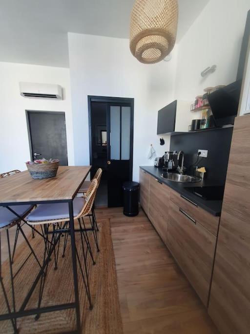 -Garrigue- Face A La Cite Medievale Studio Terrasse Classe 4☆ Carcassonne Exterior photo